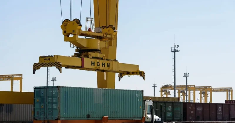 Qazaxıstan yüklərin gömrükdən keçirilməsi müddətini azaldıb