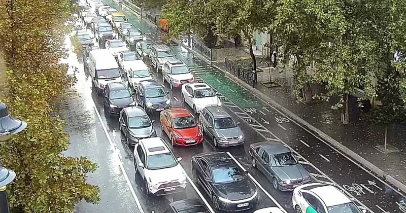 Yağışlı Bakı küçələrindəki vəziyyət Fotolarda