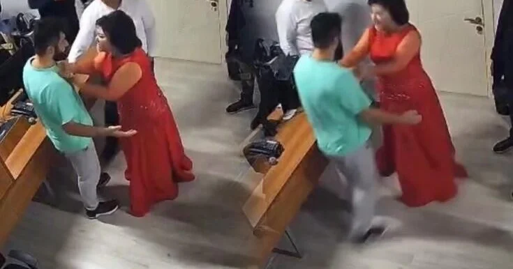 Aşıq Telli ARB nin əməkdaşına hücum etdi