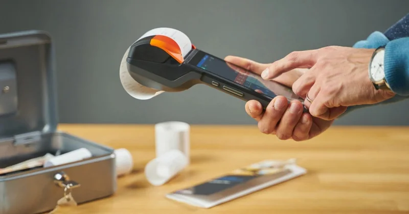 Yeni nəsil nəzarət kassa aparatları ilə dövriyyə 22 mlrd. manatı ötüb