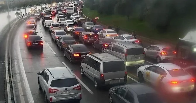 Bakıda 14 istiqamətdə tıxac var