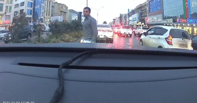 Qayda pozan piyadaya irad bildirən təlimçiyə işverən deyib qaçdılar VİDEO