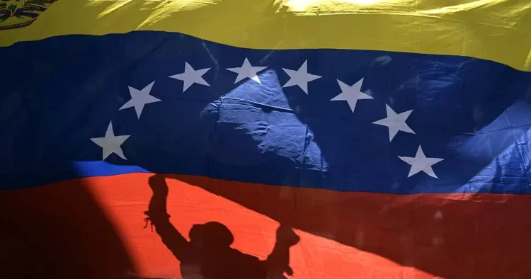 Venesuela mümkün xarici hücuma qarşı silahlı müdafiə planını işə salır