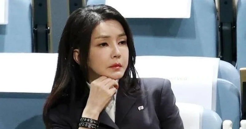 Keçmiş birinci xanım şamandan rüşvət almaqda şübhəli bilinir