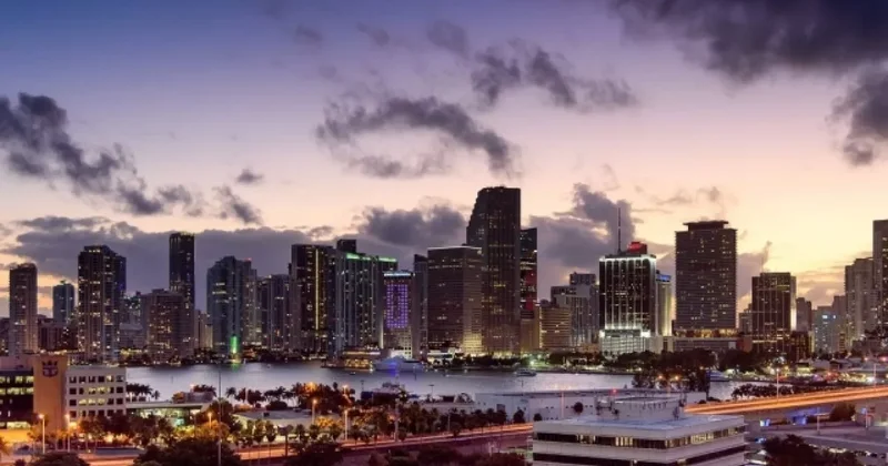 СМИ: Китайцам запретили покупать недвижимость во Флориде