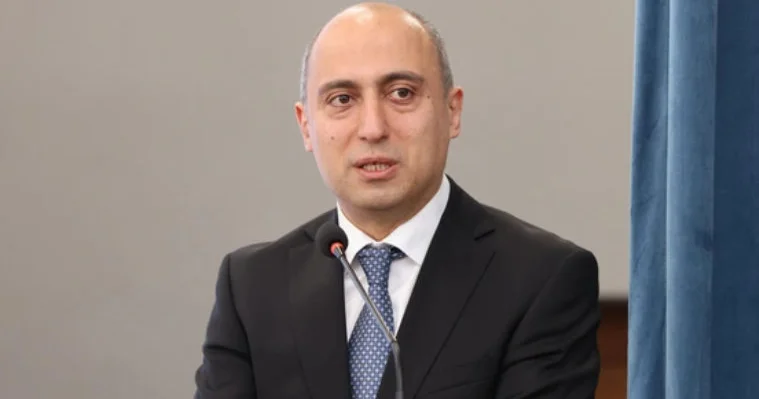 Əmrullayevin postuna o gələcək? FOTO