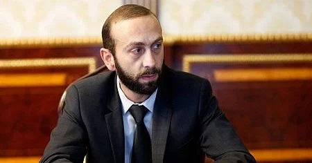 Mirzoyandan azərbaycanlı jurnalistə: Çeynənmiş sual...