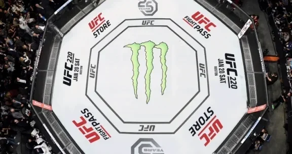 UFC döyüşçülərin yenilənmiş reytinq cədvəlini açıqlayıb