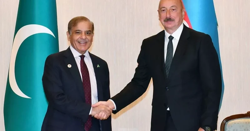 Мухаммад Шахбаз Шариф поздравил Ильхама Алиева