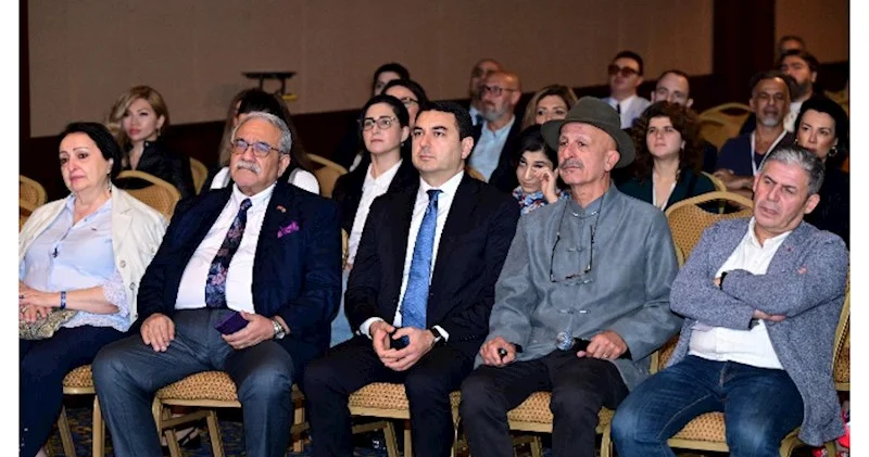 “Həqiqətin gözü” Antalyada Reza Deqatinin yarıməsrlik sənət yolunun təqdimatı