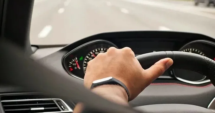 Пьяный таксист ранил ножом двух человек в Абшеронском районе