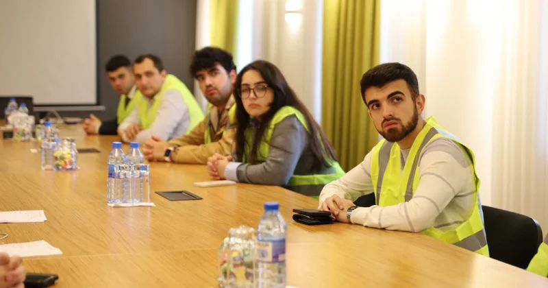 Tələbələr aqrar sahədə süni intellektin tətbiqinə dair yaradıcı layihələrini nümayiş etdiriblər