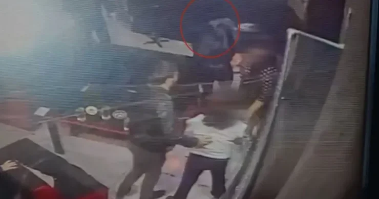 Balakəndə kafedə İNSİDENT: bakalı başına çırpdı HADİSƏ ANI