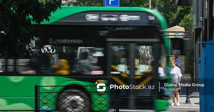 Стало известно, когда система оплаты NFC станет доступна во всех автобусах Баку