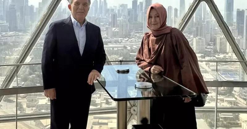 Abdullah Gül həyat yoldaşı ilə görün hansı ölkədə görüntüləndi