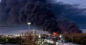 В США из за крушения самолета минимум 3 человека погибли, еще 11 пострадали