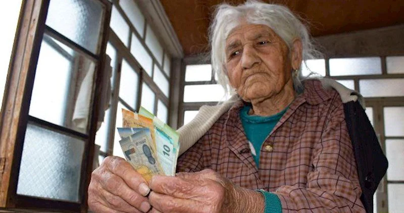 Pensiya yaşı ilə bağlı qadınlara ŞAD XƏBƏR