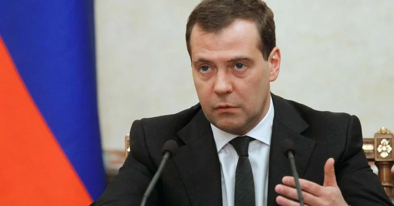 ABŞ Rusiyanı buna məcbur edir Medvedev