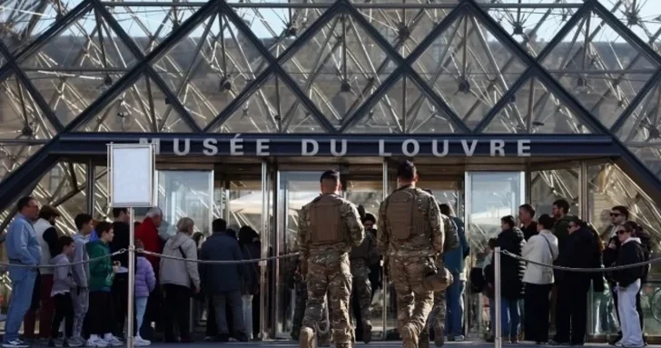 Лувр защищали примитивным паролем и устаревшей Windows 2000