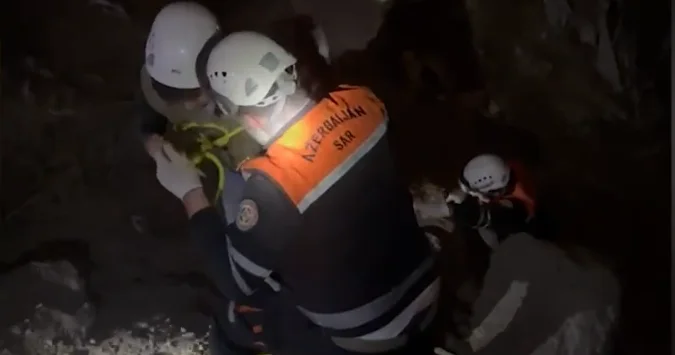 Спасатели МЧС вытащили мужчину из ущелья реки Гянджа Minval Politika