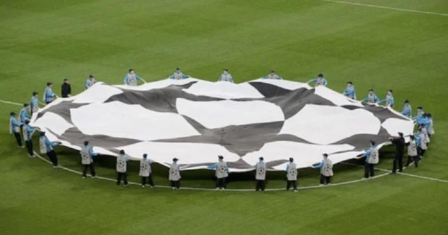 Qalatasaray Ayaks , Kayrat isə İnter səfərində