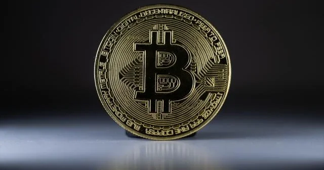 Bitcoin 100 min dollar həddinin altına düşdü