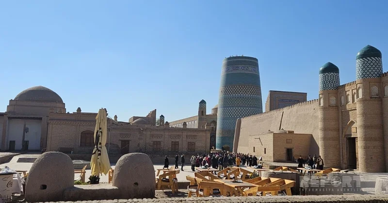 Azərbaycanlı jurnalistlər Xivədəki qoruq muzeydə olublar FOTOLAR