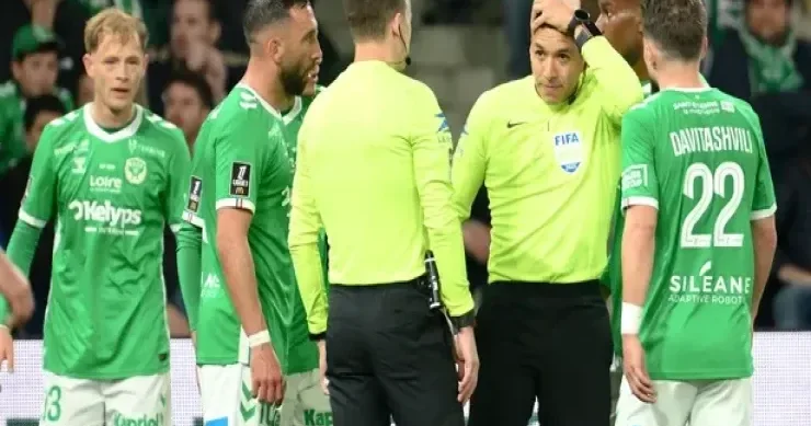 Fransada hakimin başına qəpik atan azarkeşlər həbs olundu