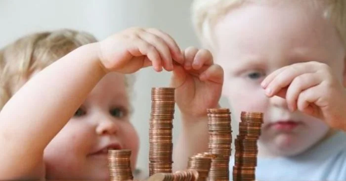 Birdəfəlik 1200, aylıq 170 dollar... Ukraynada uşaqpulu ilə bağlı qanun qəbul edildi