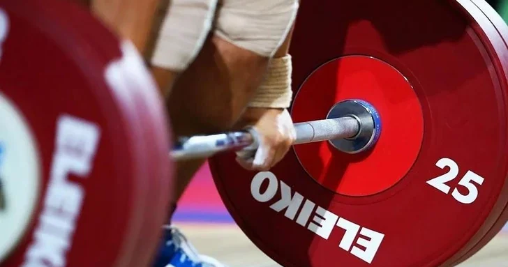 Федерация тяжелой атлетики обратилась в международную организацию в связи с провокацией на ЧЕ