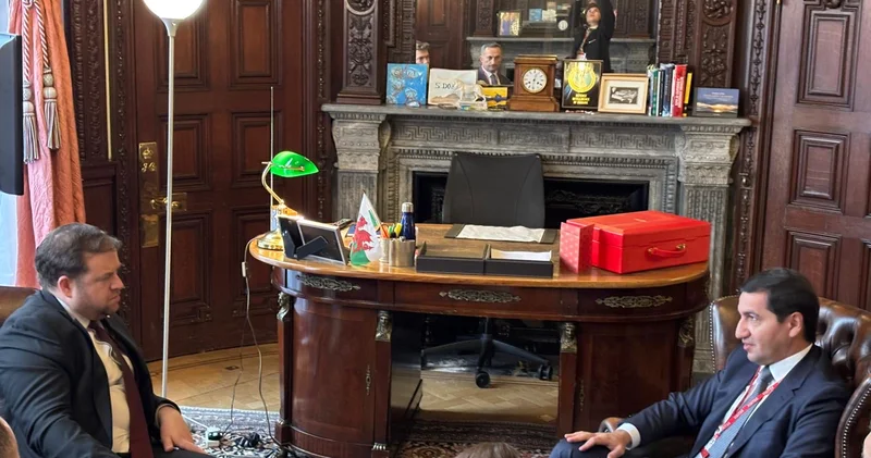 Хикмет Гаджиев и госминистр Великобритании обсудили новые направления сотрудничества Minval Politika