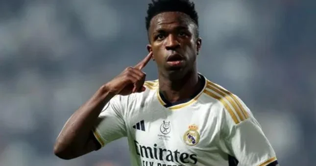 Anri Vinisiusu tənqid etdi