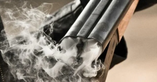 Adları Qırmızı Kitaba düşən quşları ovlayan ata oğul saxlanıldı