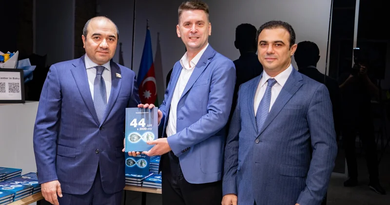 Dünya Azərbaycanlılarının Beynəlxalq Fondu Bakıda “2020 də 44 gün” kitabını təqdim etdi FOTOLAR