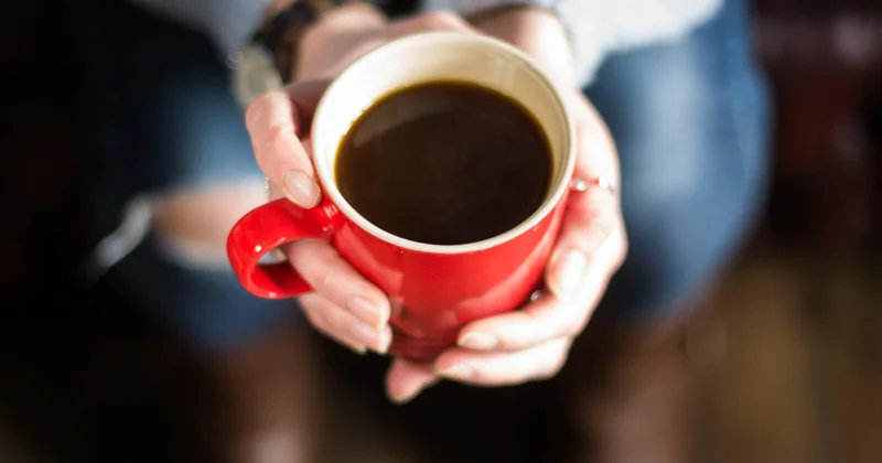 Kardioloqdan gündə 3 4 fincandan çox kofe içənlərə xəbərdarlıq