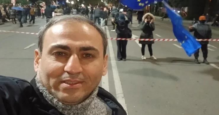Tbilisidə aksiyalara qoşulan jurnalist Əfqan Sadıqov CƏRİMƏLƏNDİ