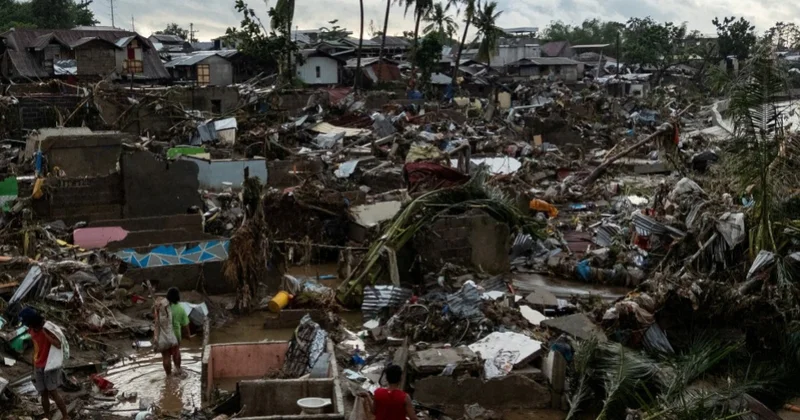 Filippində qasırğa qurbanlarının sayı 93 ə çatıb