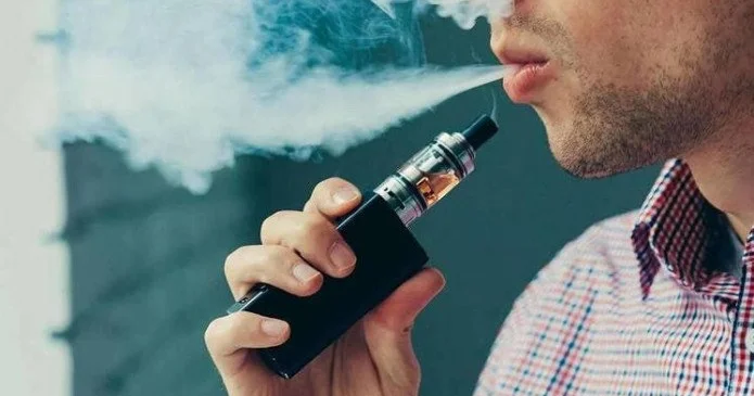 Elektron siqaretin ziyanı adi siqaretdən az deyil