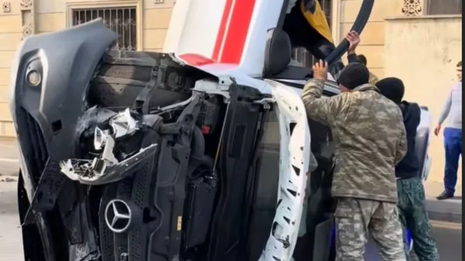 Bakıda təcili tibbi yardım maşını aşdı GÖRÜNTÜ Xəbər saytı Son xəbərlər və Hadisələr