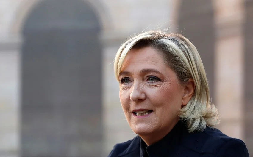 Le Pen Makronu vəzifəsindən istefa verməyə çağırdı KONKRET