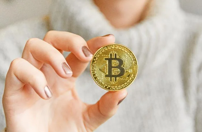 “Bitcoin” rekord qırdı, daha nə qədər yüksələ bilər? İqtisadçı AÇIQLADI