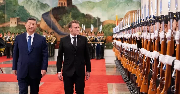 Çin sədri Makronu DANLADI