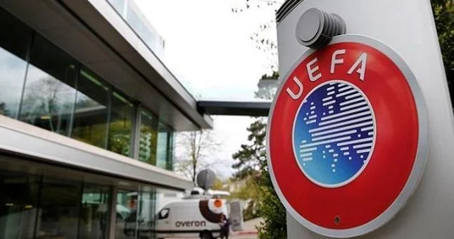 UEFA Ukrayna Futbol Assosiasiyasını cərimələdi