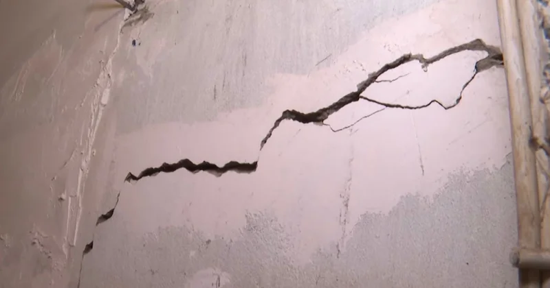 Bakıda köhnə yaşayış binasının sakinləri ciddi təhlükə ilə üz üzə VİDEO