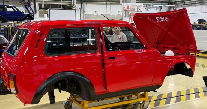 Niva yenidən ənənəvi rəngində istehsal ediləcək