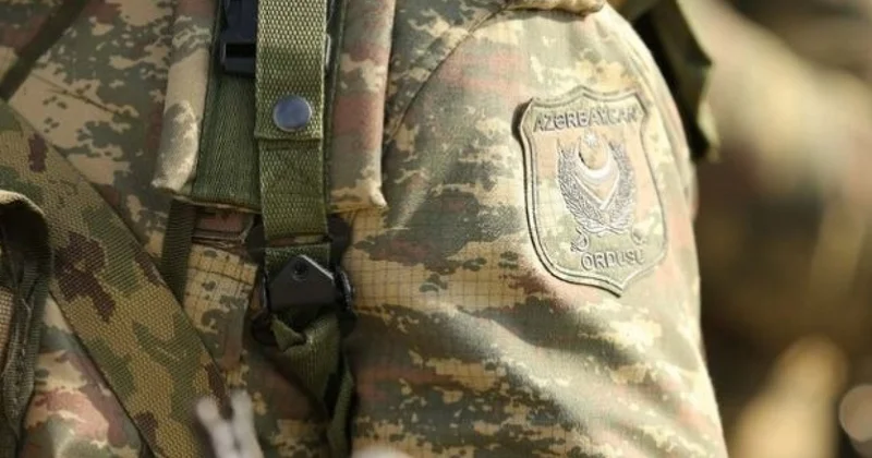 Госслужащим, ушедшим в армию, сохранят место и выплатят пособие