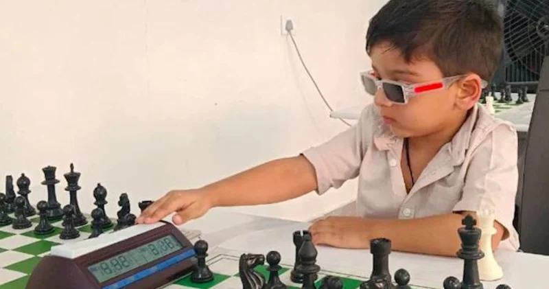 Üç yaşlı hindistanlıdan rekord FİDE reytinqinə malik ən gənc şahmatçı oldu