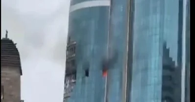 Qroznıya PUA hücumu Kadırovun ən məşhur binası vuruldu (VİDEO)