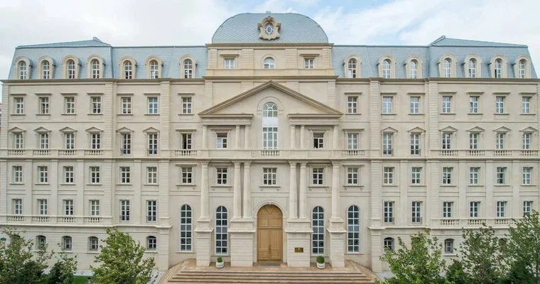 Dövlət Agentliyində sədrin müşaviri İŞDƏN ÇIXDI