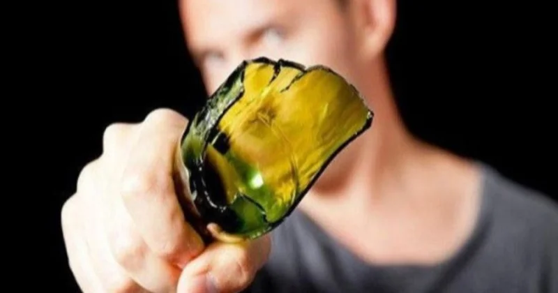 Daşkəsəndə dostu yeniyetməni butulka ilə başından vurdu